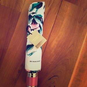 BURBERRY Umbrella NWT